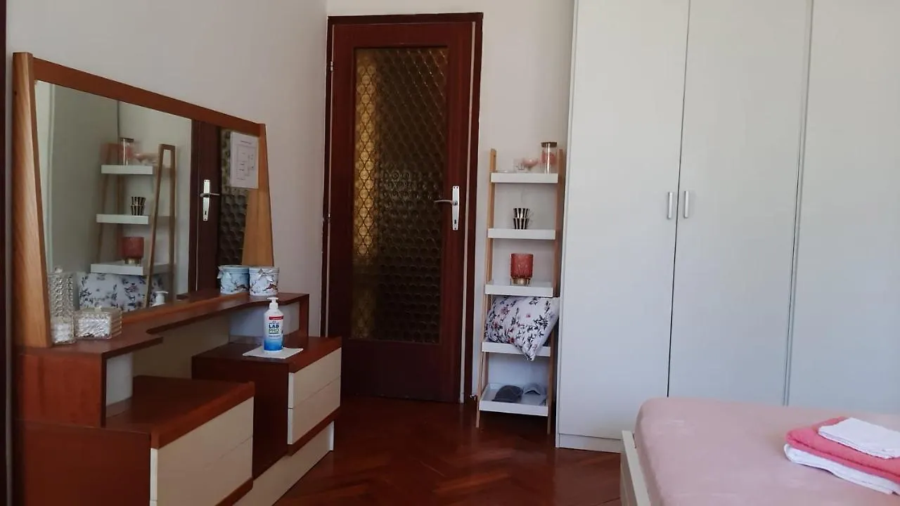 Apartman Iris Split Apartment